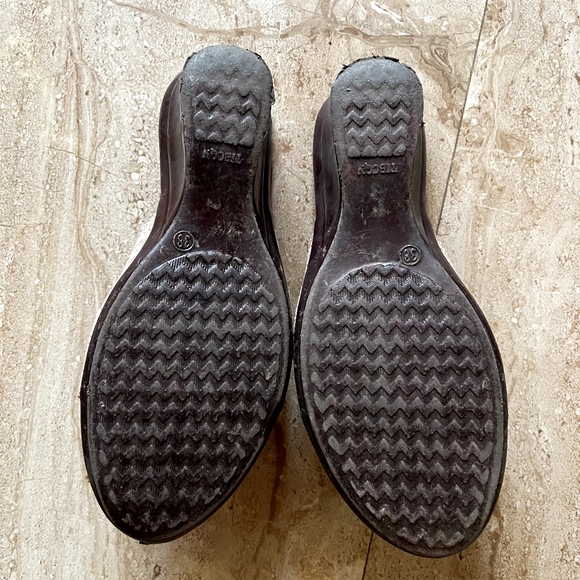 Sandles - Picture 3 of 6